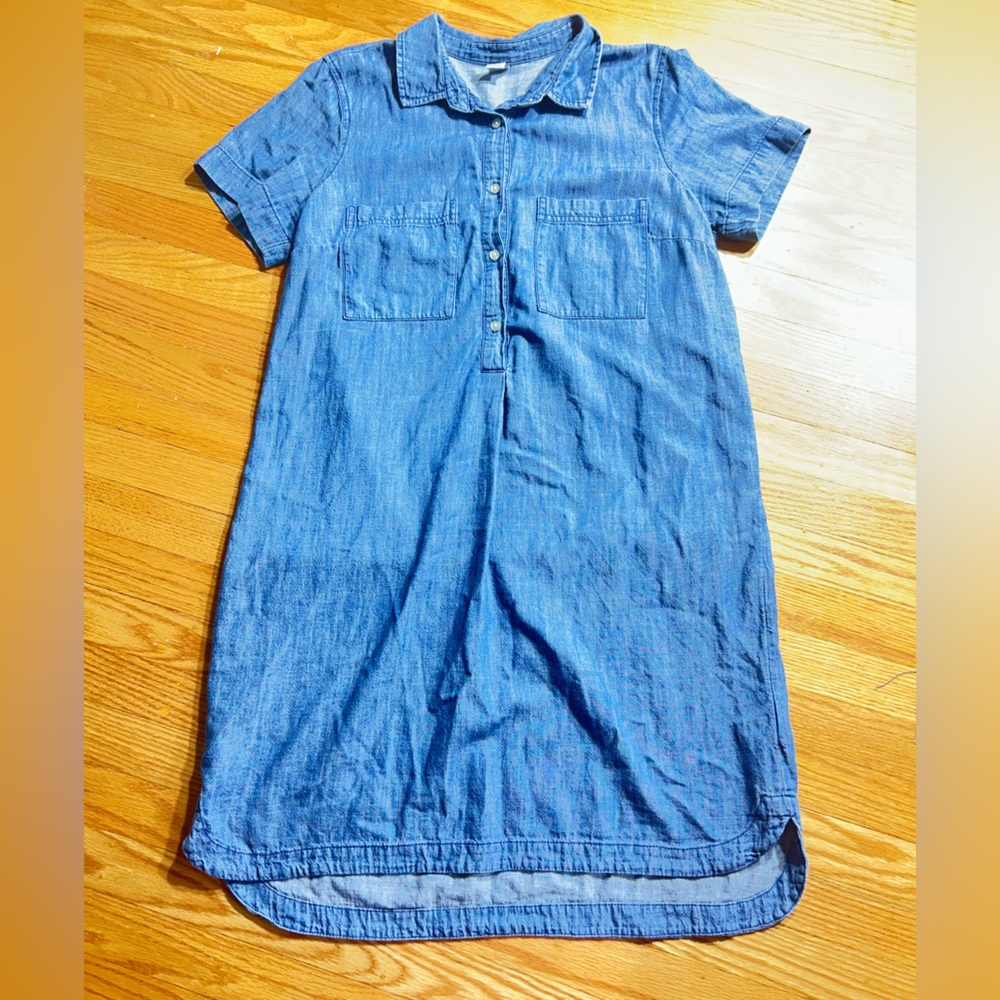 Old Navy. Denim dress. Size medium.